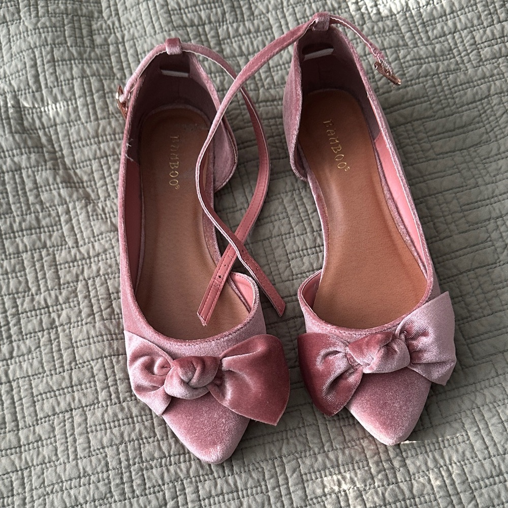 BAMBOO Pink Velvet Pointed-Toe Flats with Bow